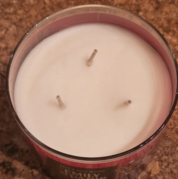 BRAND NEW Bath and Body Works 3-Wick Limited Edition Emily in Paris - Picture 4 of 4